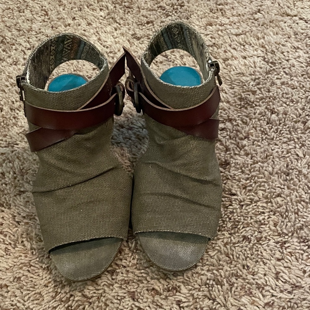Blowfish - open toe canvas booties with leather straps that buckle - size 7.5